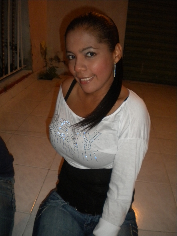 Date this athletic Colombia girl Milena Patricia from Bogota CO7035