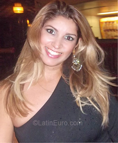 Date this fun Brazil girl Fatima from Salvador BR5332