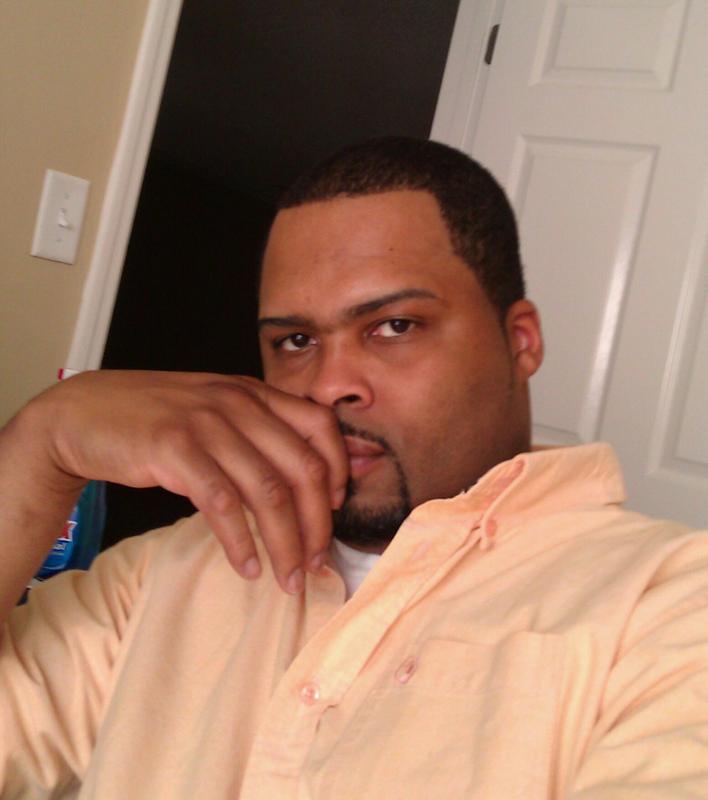 Date this good-looking United States man Damon from Tuscumbia US9813