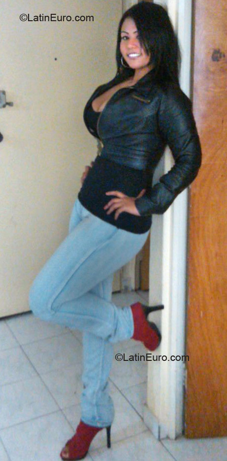 Date this young Colombia girl Karen Margarita from Cartagena CO7137