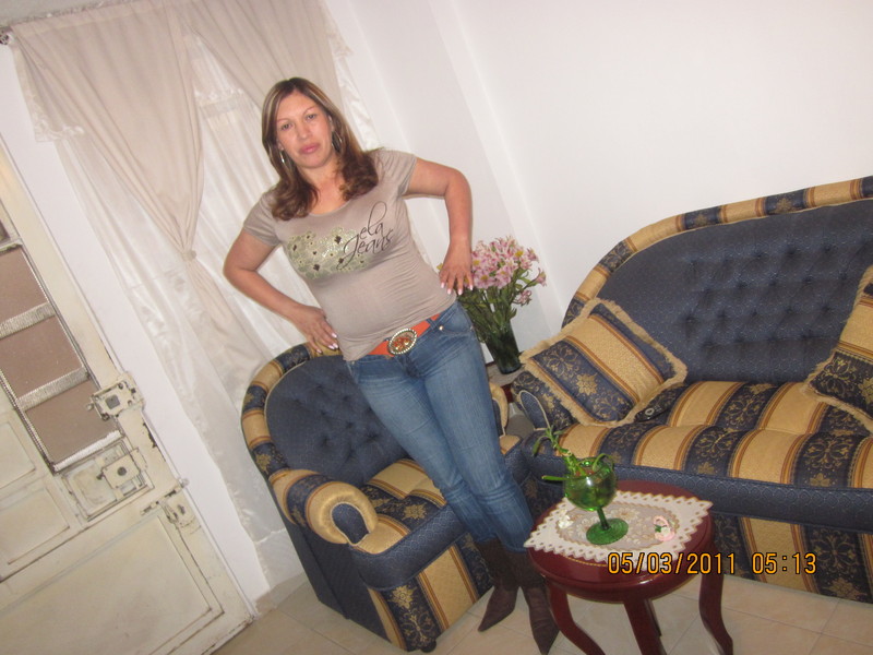 Date this hot Colombia girl LAURA from Bogota CO7083
