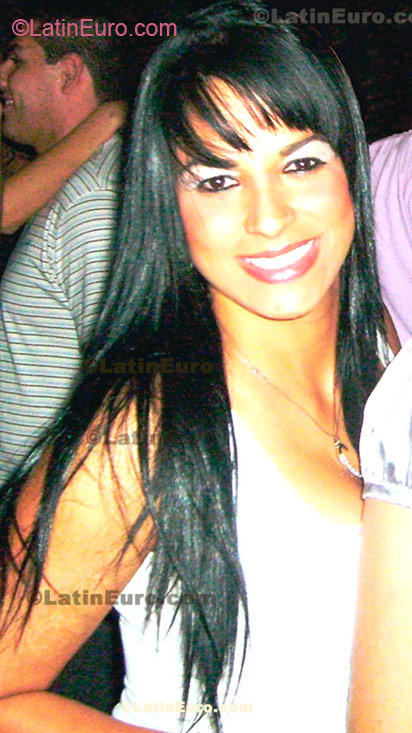 Date this voluptuous Brazil girl Cristiane from Santos BR5400