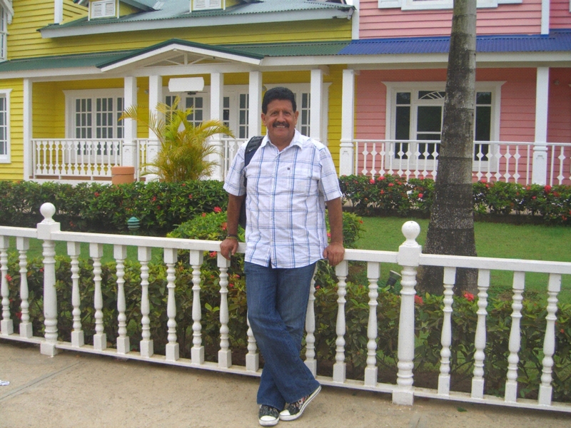 Date this charming United States man Joe Vinicio from Long Beach US9958