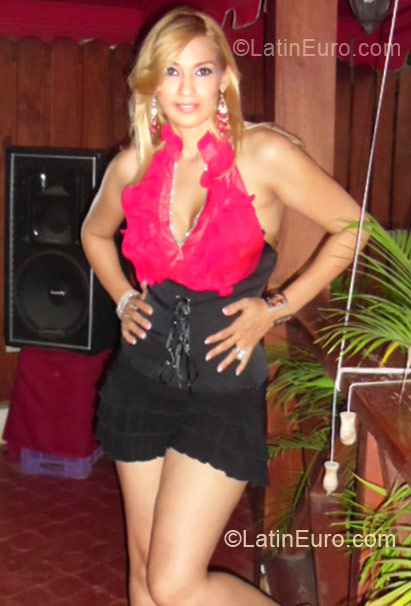 Date this voluptuous Dominican Republic girl Elizabeth from Santo Domingo DO20566