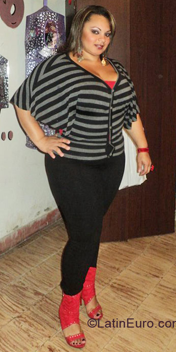 Date this good-looking Colombia girl Marley from Medellin CO7178