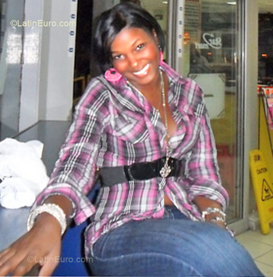 Date this foxy Dominican Republic girl Raquel from Santo Domingo DO7872