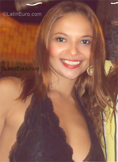 Date this lovely Brazil girl Rubia from Rio De Janeiro BR5512