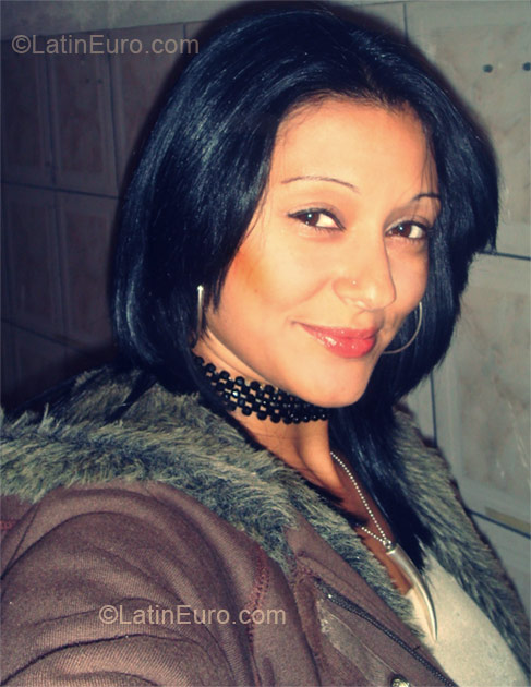 Date this georgeous Brazil girl Beatriz from Rio De Janeiro BR5563