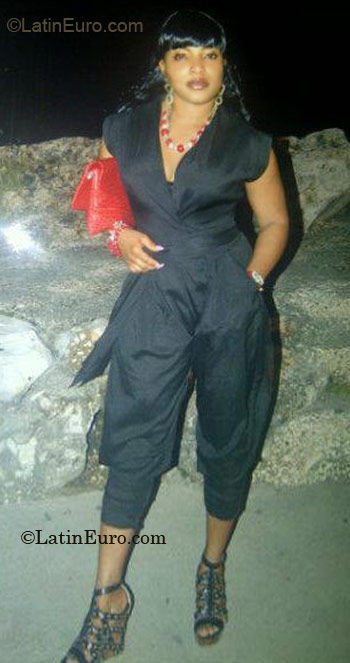 Date this good-looking Jamaica girl ShortyCute from Montego Bay JM289