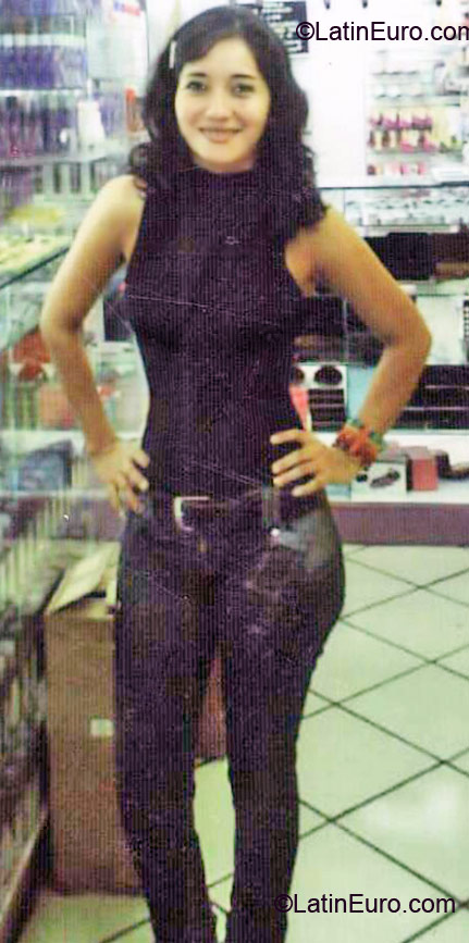 Date this hot Mexico girl Nena from Villahermosa MX348