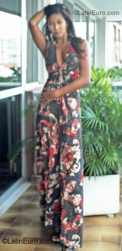 Date this lovely Brazil girl Ana Cristina from Rio De Janeiro BR10424