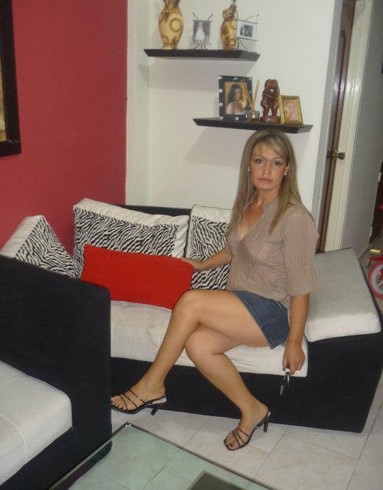 Date this foxy Colombia girl Irma from Cali CO7285