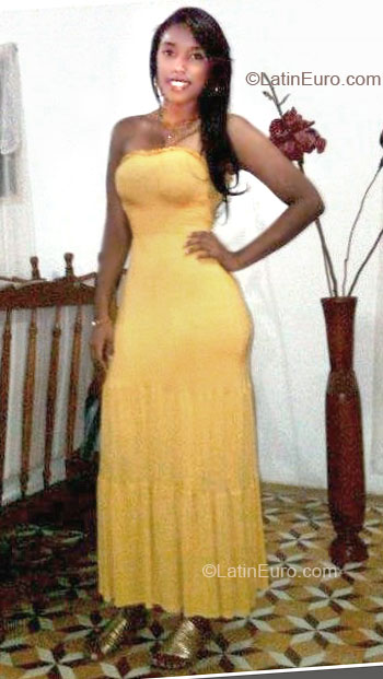 Date this lovely Colombia girl Tatiana from Cartagena CO7288