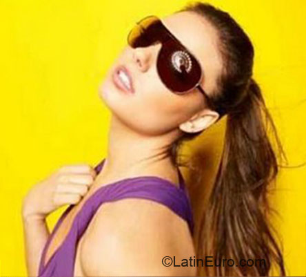 Date this charming Brazil girl Giselle from Goiania BR5664