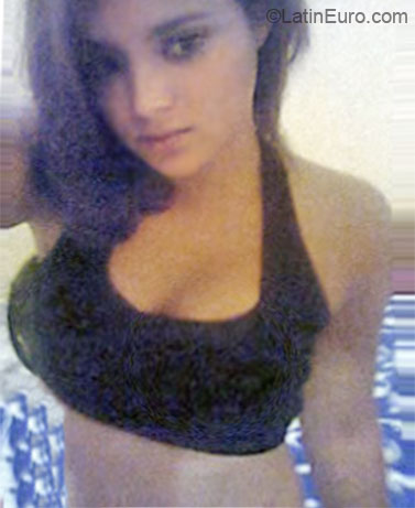 Date this happy Brazil girl Renata from Londrina BR5678
