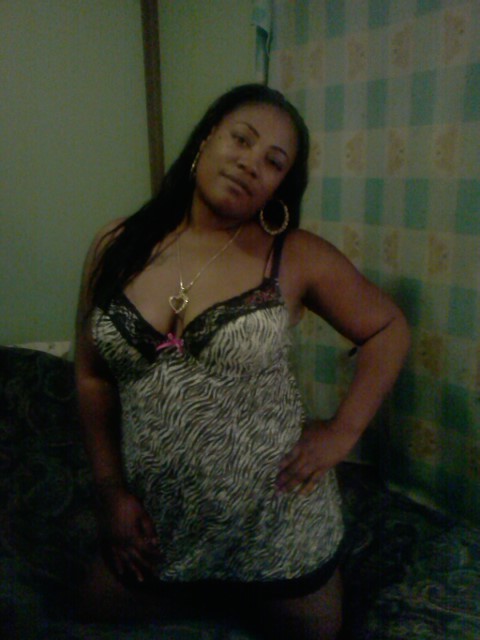 Date this young United States girl Nika from Los Angeles US10447