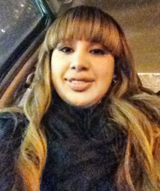 Date this young United States girl Mari from Chicago US10472