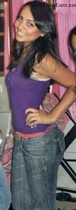 Date this pretty Brazil girl Mariana from Salvador BR5696