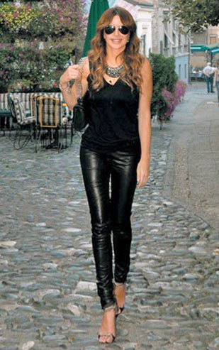 Date this foxy Italy girl Nevenshill from Schio IT157