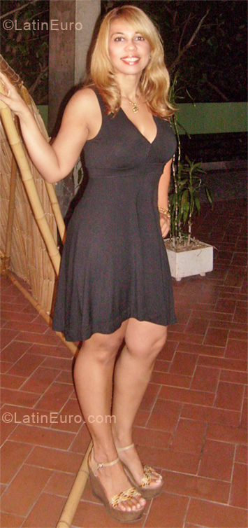 Date this athletic Brazil girl Helena from Rio De Janeiro BR5740