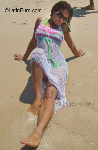 Date this hard body Dominican Republic girl Yuliza.a from Santiago DO8250