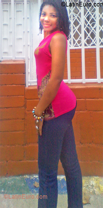 Date this sultry Colombia girl Patricia from Cali CO7566