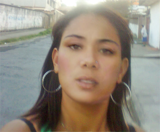 Date this pretty Brazil girl Carina from Belo Horizonte BR5814