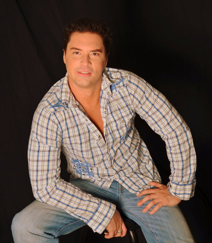 Date this beautiful United States man Ken from Clifton US10689