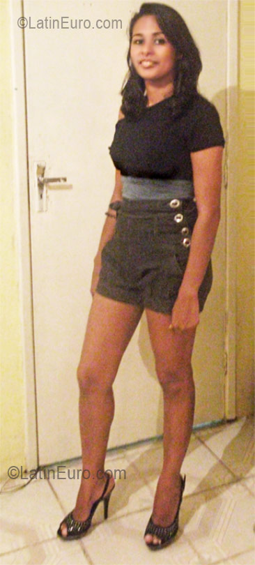Date this charming Brazil girl Rogeria from Salvador BR5833