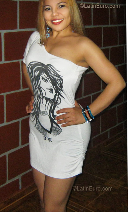 Date this foxy Colombia girl Lucero from Pereira CO7489