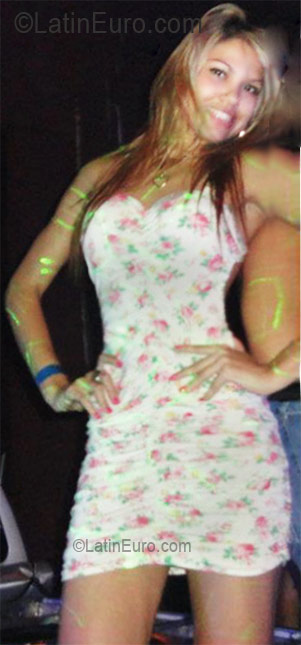 Date this tall Brazil girl Dayane from Goiania BR5841
