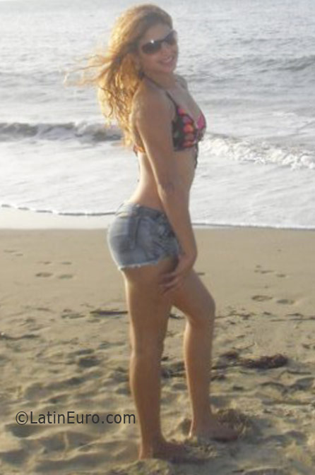 Date this good-looking Dominican Republic girl Diana from Santiago DO8359