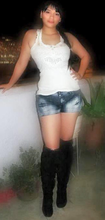 Date this lovely Colombia girl Caron from Medellin CO7490