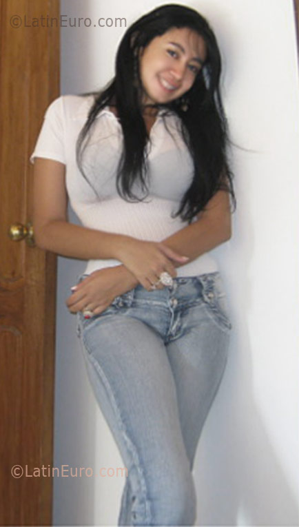 Date this lovely Colombia girl Kelly Johana from Barranquilla CO7516