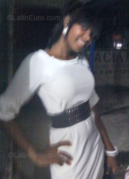 Date this young Dominican Republic girl Pamela from Santo Domingo DO8581