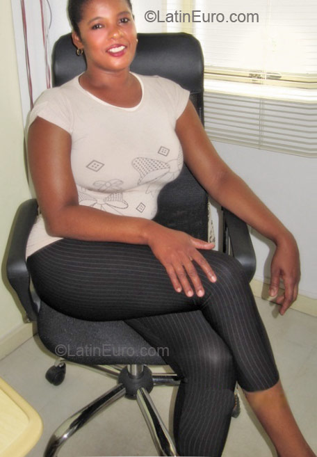 Date this voluptuous Brazil girl Graziella from Ponte Nova BR5901