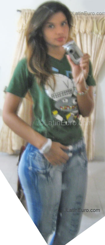 Date this fun Colombia girl Jennifer from Cartagena CO7630