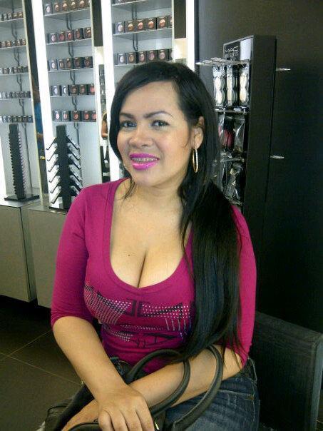 Date this funny Dominican Republic girl Yudelka from Santo Domingo DO8893