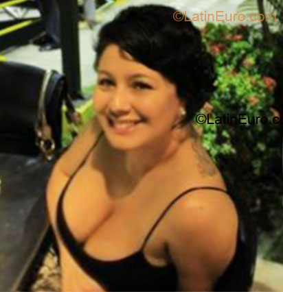 Date this hot Colombia girl Beatriz from Bogota CO7666