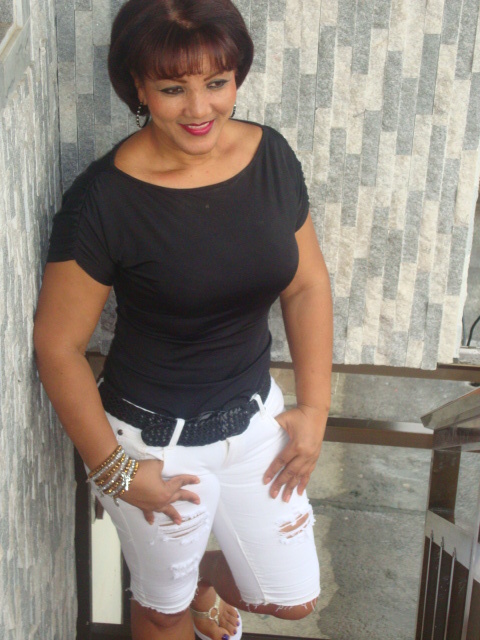 Date this hard body Colombia girl ABIERTO from Cali CO7709