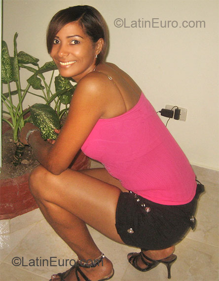 Date this tall Dominican Republic girl Rosa from Nagua DO9025