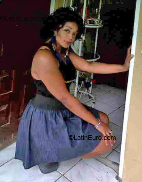 Date this beautiful Jamaica girl Sherryleecr from spanish town JM331