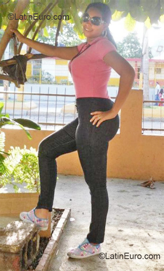 Date this funny Dominican Republic girl Virginia from La Vega DO9061