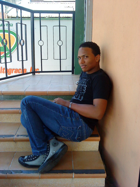 Date this hard body Dominican Republic man Sammy from San Felipe De Puerto Plata DO9086