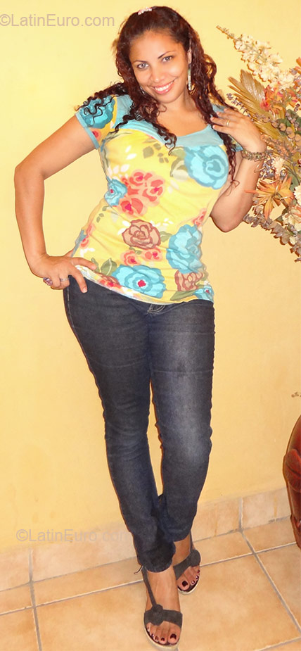 Date this funny Honduras girl Sarvia from Villanueva HN392