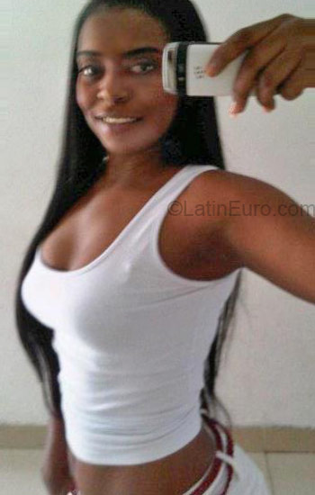 Date this hot Colombia girl Iredessa from Cali - Valle CO7904