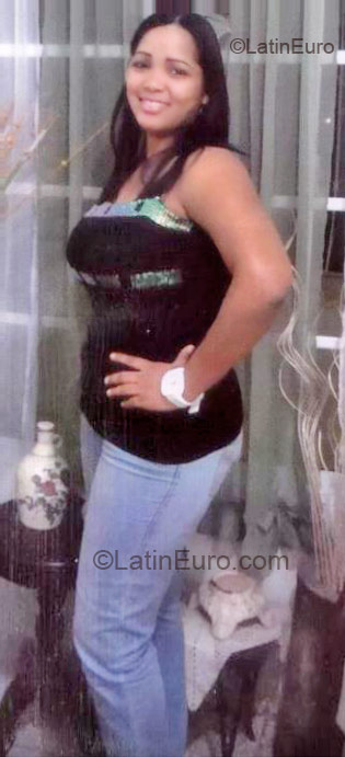 Date this good-looking Dominican Republic girl Brania from La Vega DO9226