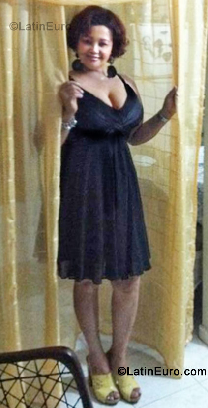 Date this beautiful Dominican Republic girl Carmen from Santiago DO9274