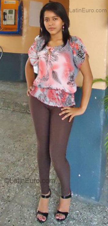 Date this gorgeous Honduras girl Banesabb from Tocoa HN409
