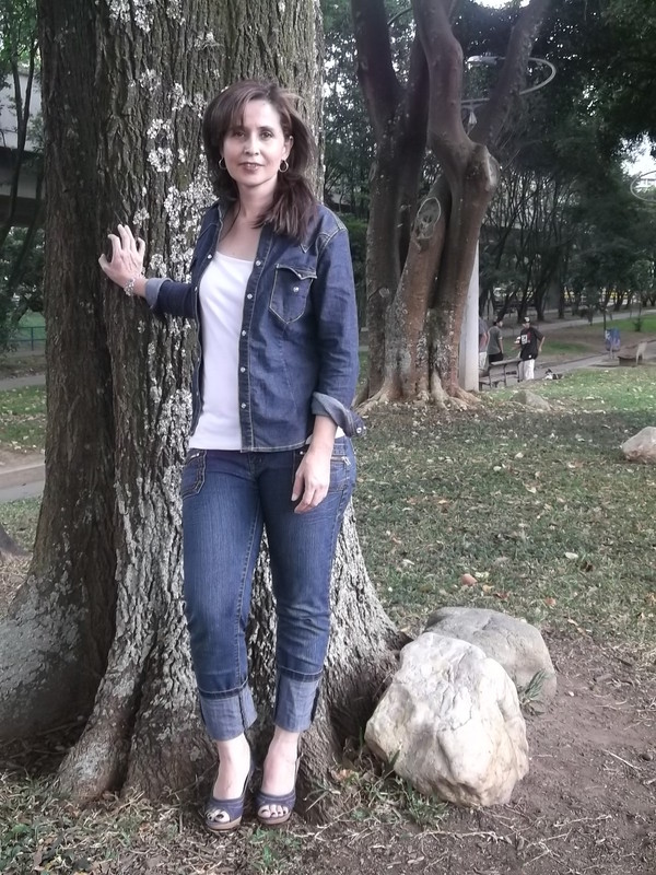 Date this georgeous Colombia girl Enciendeunaluz from Medellin CO8030